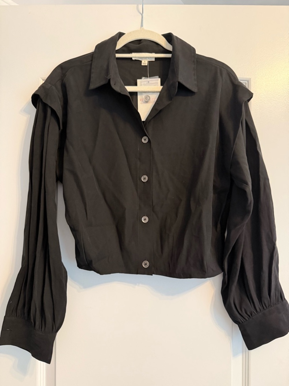 eesome Black Button-Down Cropped Shirt